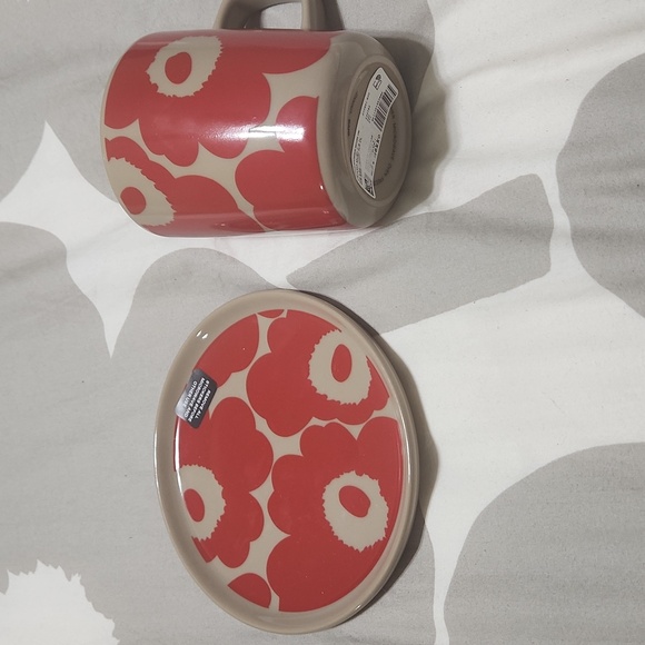 Marimekko Oiva Unikko mug and a plate set - Picture 2 of 7